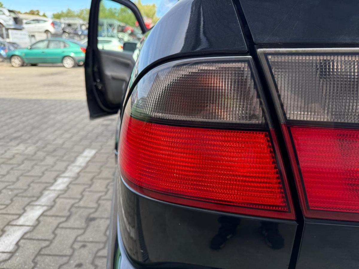 Saab 9-5 original R&uuml;cklicht R&uuml;ckleuchte au&szlig;en links Vorfacelift Limousine BJ99